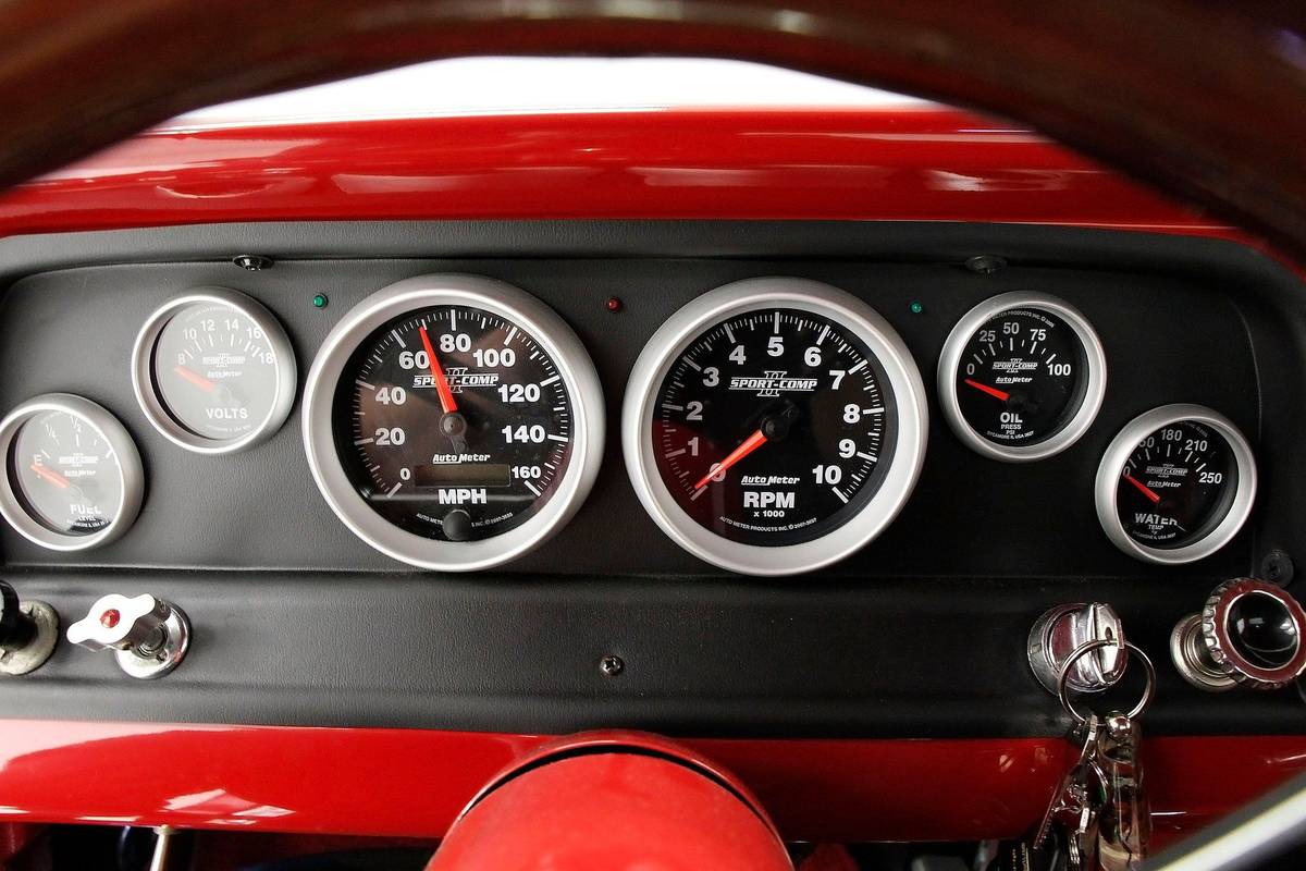 Chevrolet-c10-pickup-1965-red-14