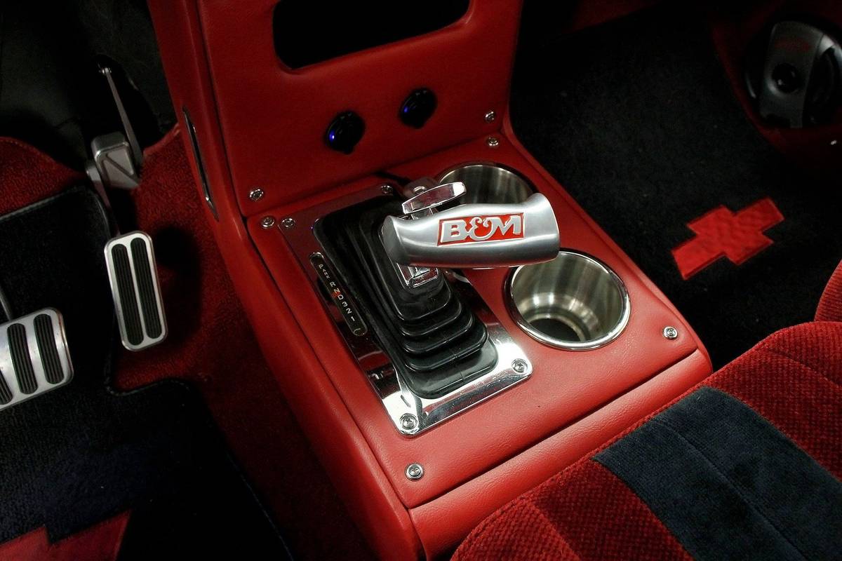 Chevrolet-c10-pickup-1965-red-16