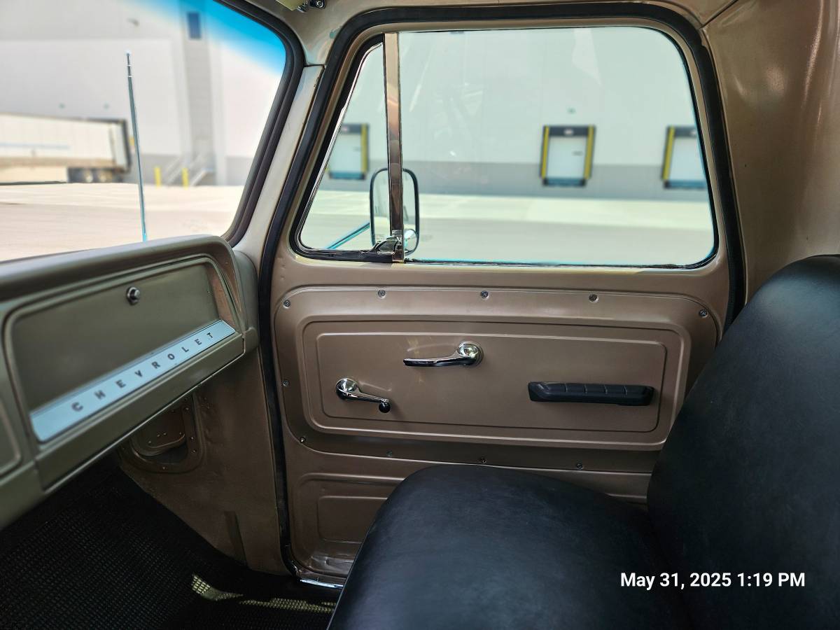 Chevrolet-c10-pickup-1966-blue-10
