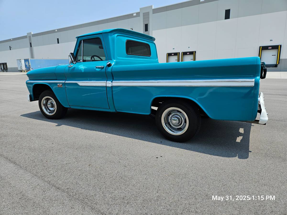 Chevrolet-c10-pickup-1966-blue-4