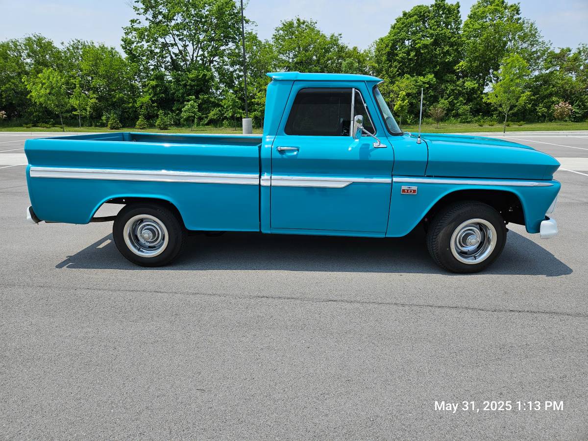 Chevrolet-c10-pickup-1966-blue