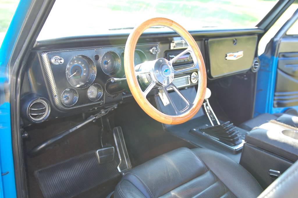 Chevrolet-c10-pickup-1967-blue-16