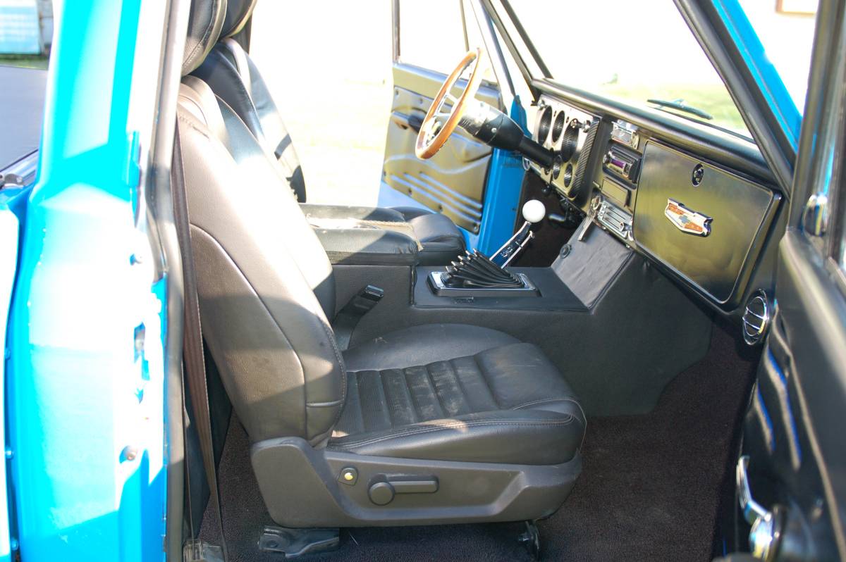 Chevrolet-c10-pickup-1967-blue-19