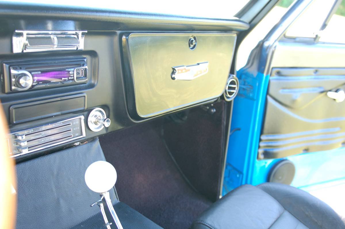 Chevrolet-c10-pickup-1967-blue-20