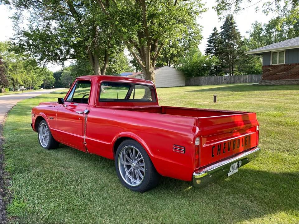 Chevrolet-c10-pickup-1970-red-11