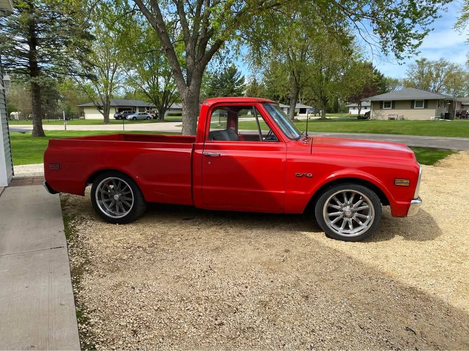 Chevrolet-c10-pickup-1970-red-3