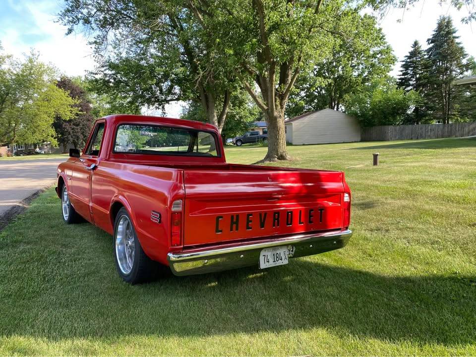 Chevrolet-c10-pickup-1970-red-8