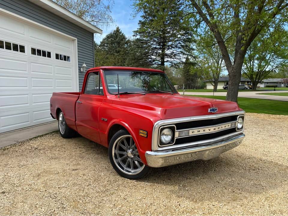Chevrolet-c10-pickup-1970-red