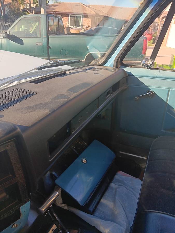 Chevrolet-c10-pickup-1984-grey-14