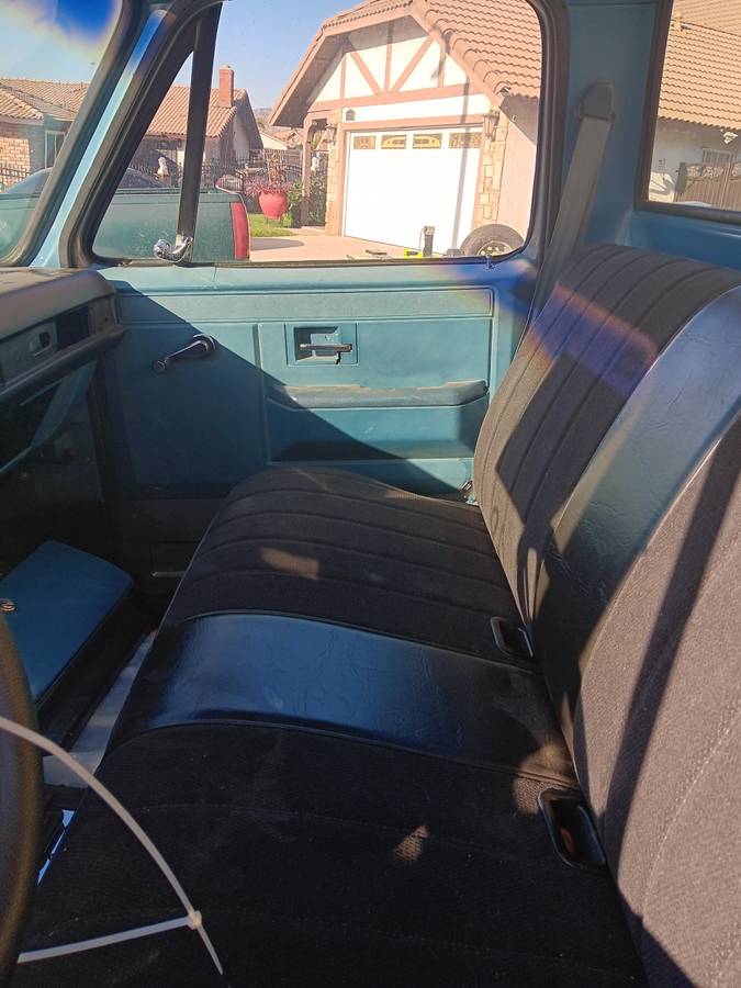 Chevrolet-c10-pickup-1984-grey-16