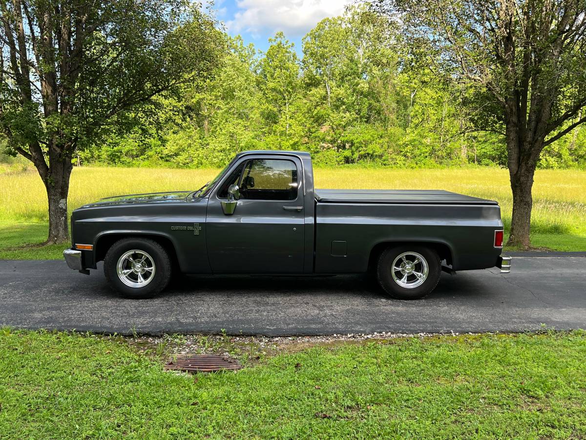 Chevrolet-c10-pickup-1986-custom-1