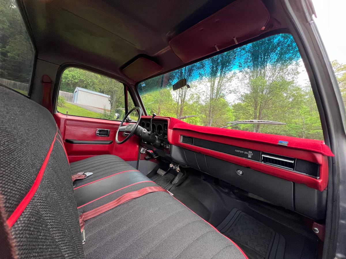 Chevrolet-c10-pickup-1986-custom-16