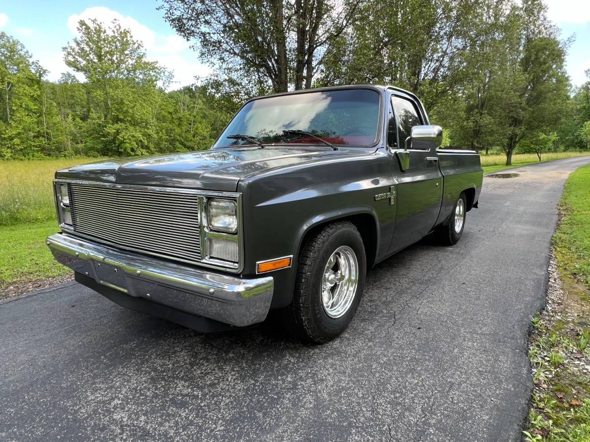 Chevrolet-c10-pickup-1986-custom-20