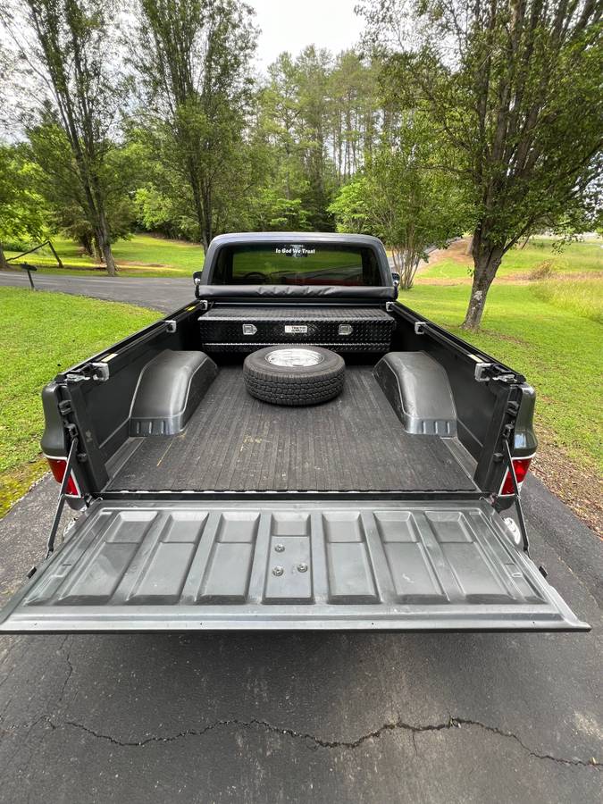 Chevrolet-c10-pickup-1986-custom-3