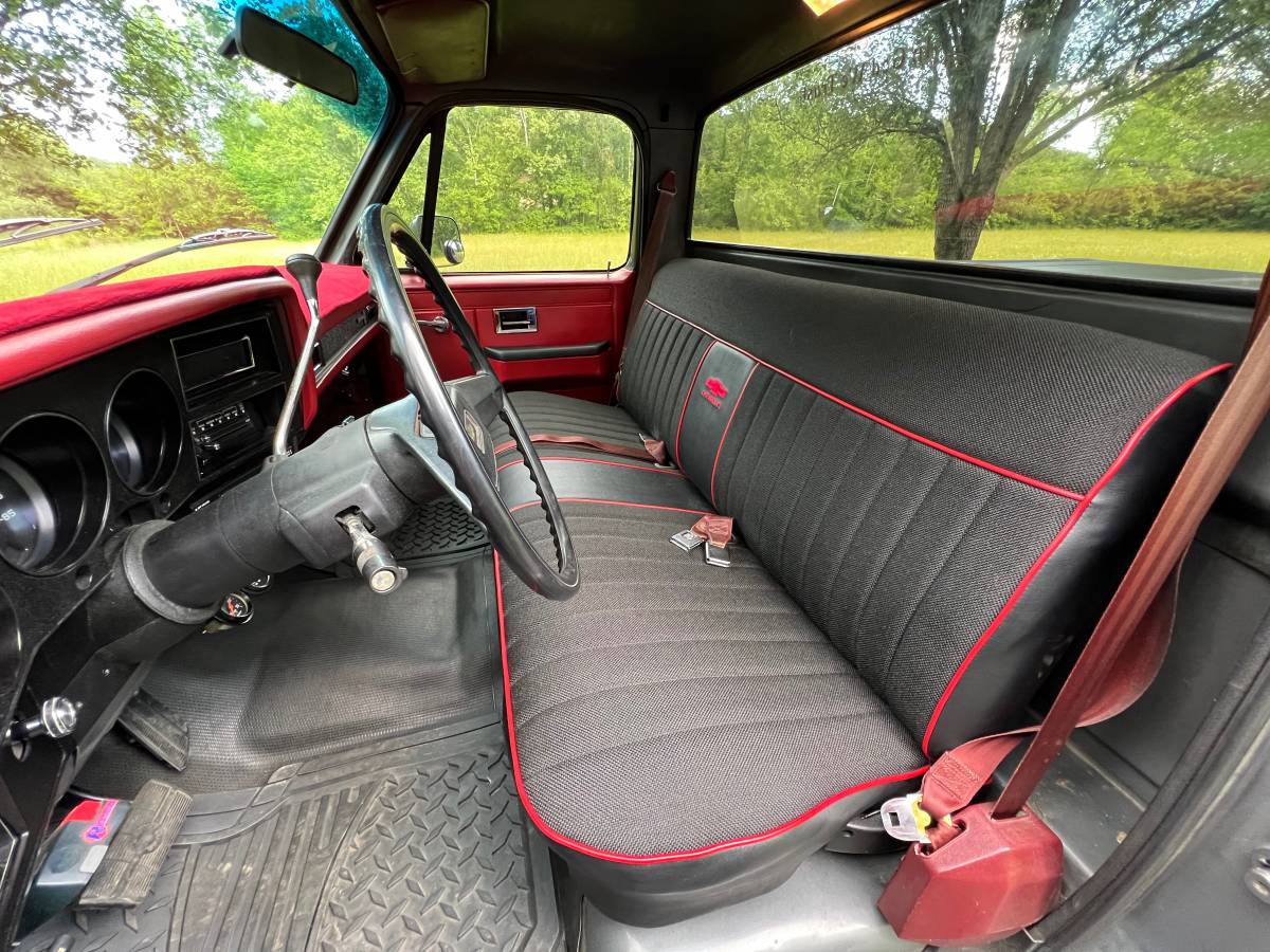 Chevrolet-c10-pickup-1986-custom-6