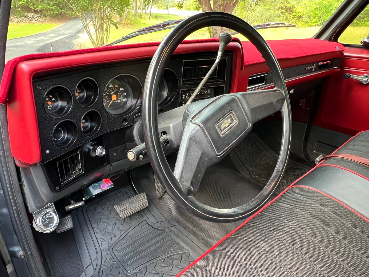 Chevrolet-c10-pickup-1986-custom-7