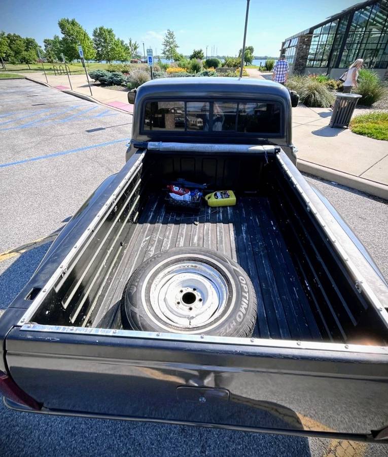 Chevrolet-c10-short-and-stepside-1970-grey-11