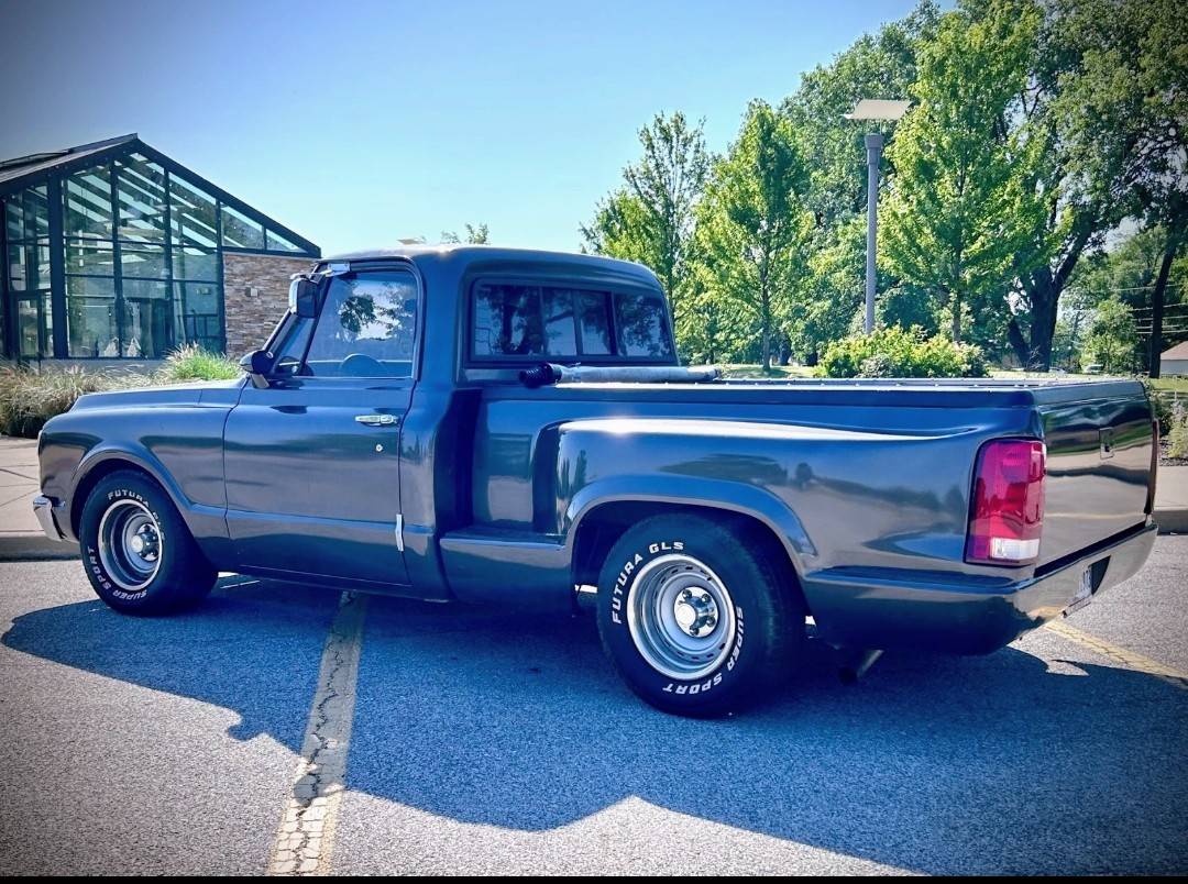 Chevrolet-c10-short-and-stepside-1970-grey-6