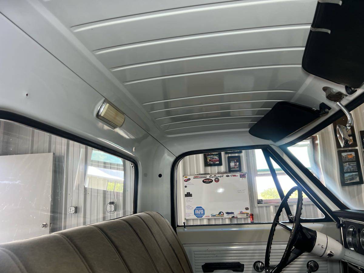 Chevrolet-c10-short-bed-1967-white-21