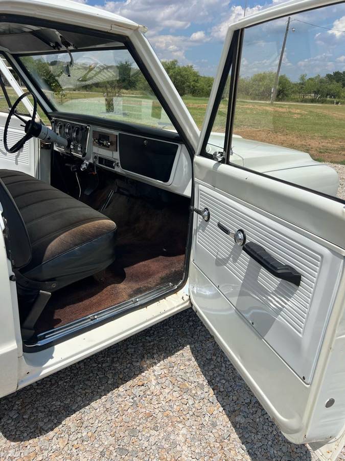 Chevrolet-c10-short-bed-1967-white-4