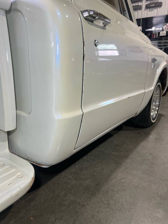 Chevrolet-c10-short-bed-1967-white-8