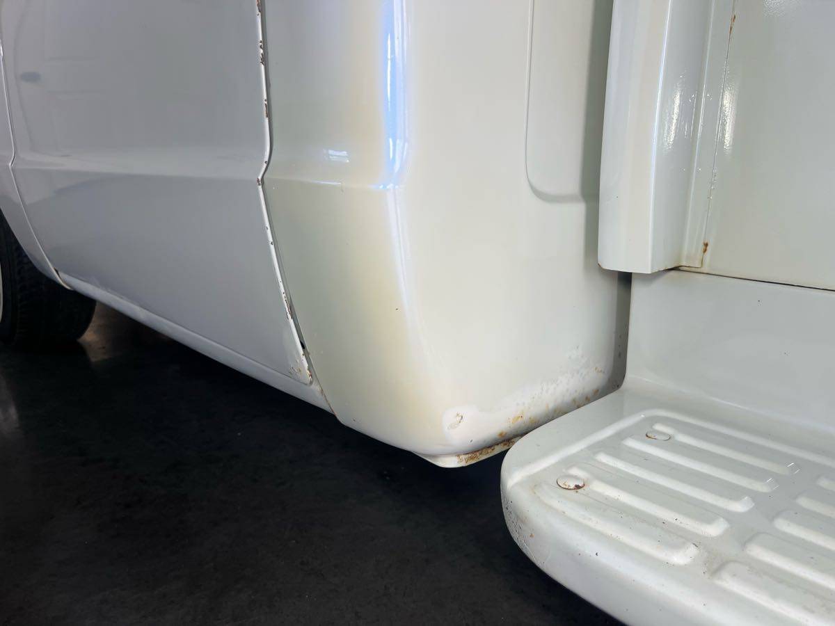 Chevrolet-c10-short-bed-1967-white-9