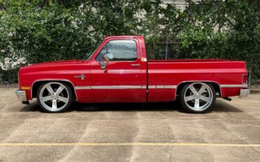 Chevrolet-c10-short-bed-1985-red-1