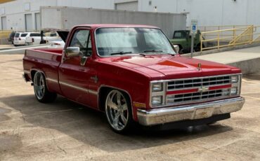 Chevrolet-c10-short-bed-1985-red-2