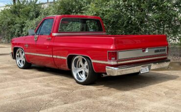Chevrolet-c10-short-bed-1985-red-3