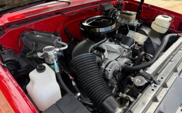 Chevrolet-c10-short-bed-1985-red-7