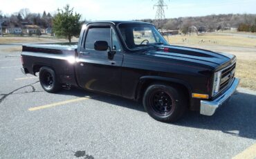 Chevrolet-c10-silverado-1986-black