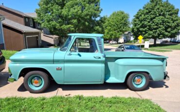 Chevrolet-c10-stepside-1966-green-11