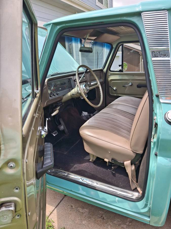 Chevrolet-c10-stepside-1966-green-2