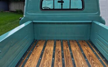 Chevrolet-c10-stepside-1966-green-4
