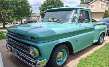 Chevrolet-c10-stepside-1966-green-5