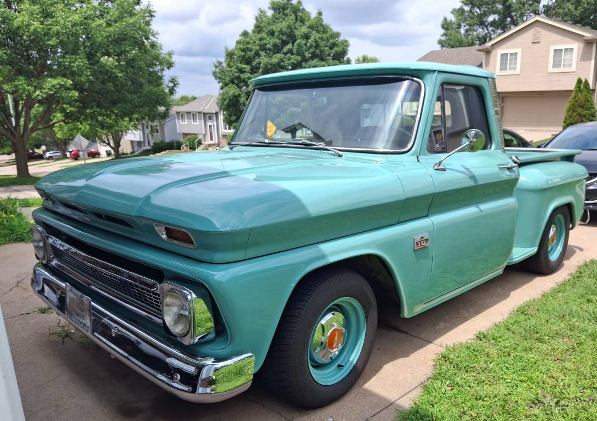 Chevrolet-c10-stepside-1966-green-5