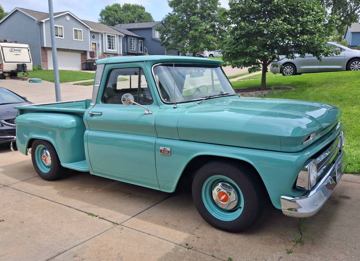 Chevrolet-c10-stepside-1966-green-9