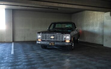 Chevrolet-c10-stepside-1975-black-13