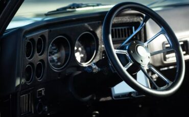 Chevrolet-c10-stepside-1975-black-14