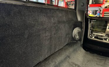 Chevrolet-c10-stepside-1975-black-18