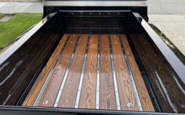 Chevrolet-c10-stepside-1975-black-2