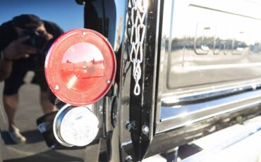 Chevrolet-c10-stepside-1975-black-22
