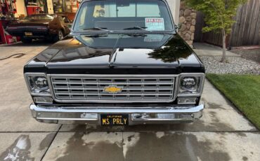 Chevrolet-c10-stepside-1975-black-3