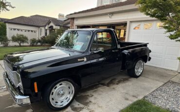 Chevrolet-c10-stepside-1975-black