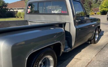 Chevrolet-c10-stepside-1981-custom-7