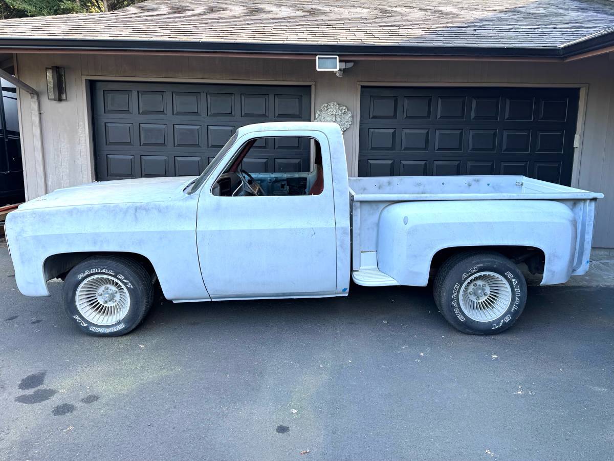 Chevrolet-c10-stepside-electric-1973-grey-17