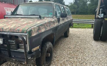 Chevrolet-c10-suburban-silverado-1984-custom-1