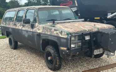 Chevrolet-c10-suburban-silverado-1984-custom