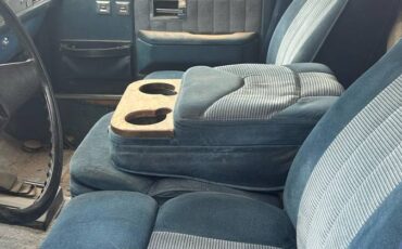 Chevrolet-c10-suburban-silverado-1984-custom-5