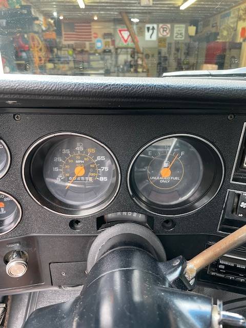 Chevrolet-c10-swb-1985-black